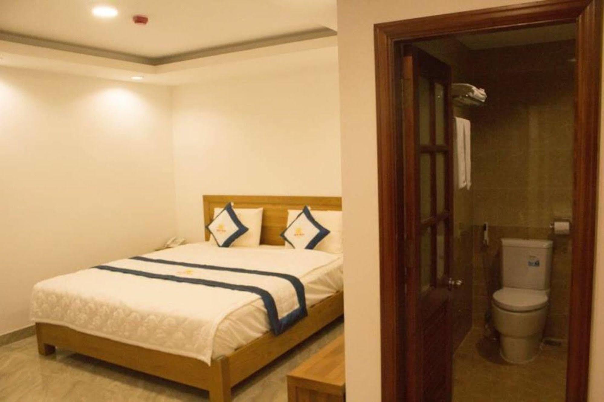 Reddoorz Plus New Sun Hotel Ho Chi Minh-staden Exteriör bild